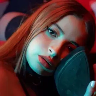 Profile photo of petite_claudia