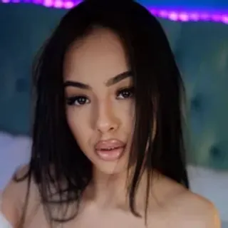 Profile photo of erinazzaro