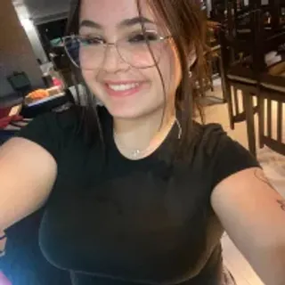 Profile photo of bella__hott