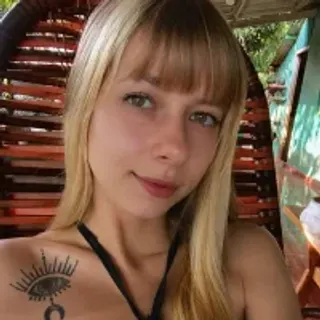 Profile photo of layla_mello_