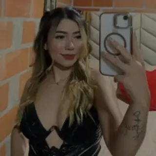 Profile photo of emi_bloom