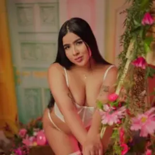 Profile photo of alejandrarojas_