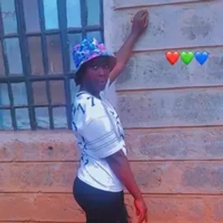 Profile photo of salliee_