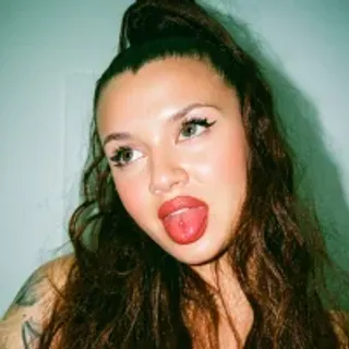 Profile photo of la_bombaa