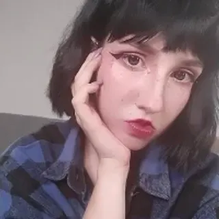 Profile photo of violettmo0n
