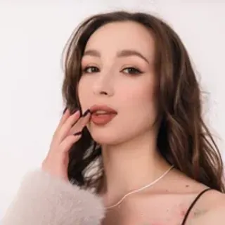 Profile photo of emily_simon