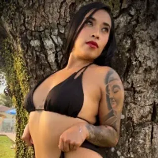 Profile photo of layla_revers