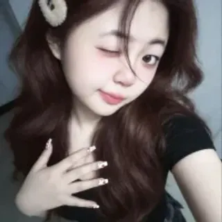 Profile photo of maomaoo---