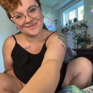 Profile photo of curvesnchaos