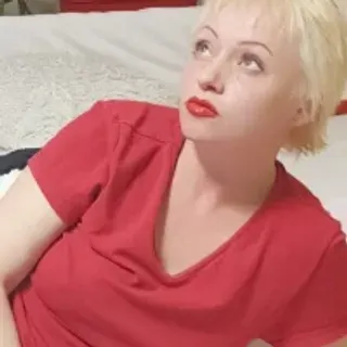 Profile photo of naughtymilf4ux