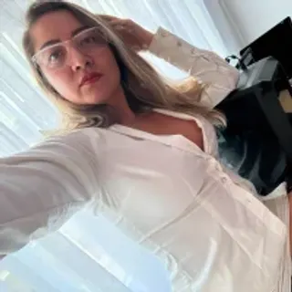 Profile photo of officialrosevelvet