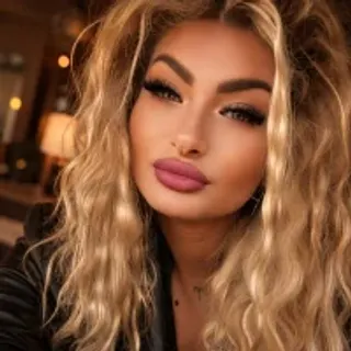 Profile photo of blonde_celine