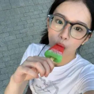 Profile photo of lumiry-cute