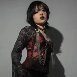 Profile photo of violettclay_
