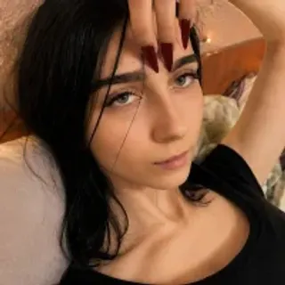Profile photo of loralivv