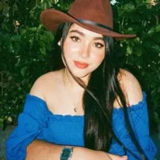 Profile photo of lya_dubois_