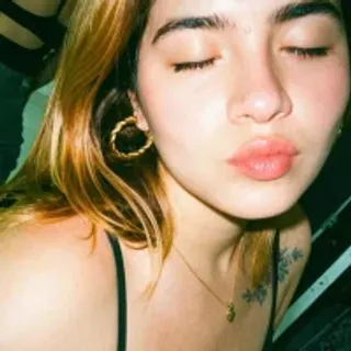 Profile photo of sarah_miel