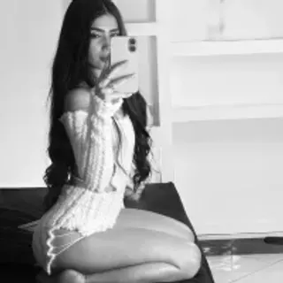 Profile photo of sararoy_