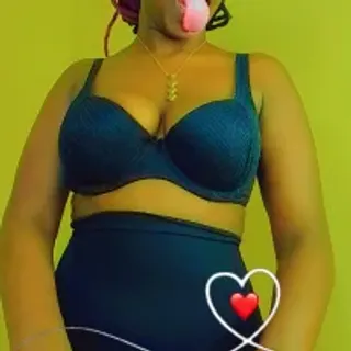 Profile photo of legit_queenn