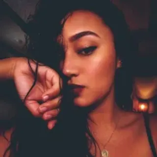 Profile photo of violet_skyy_