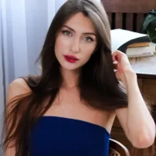 Profile photo of emmybell_