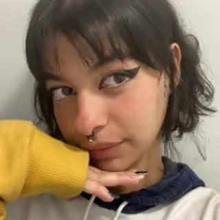 Profile photo of larah_bell_uwu