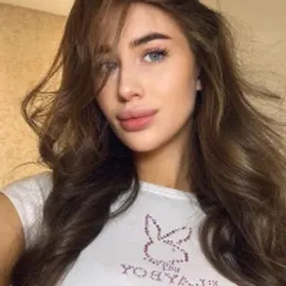 Profile photo of lilly_colins