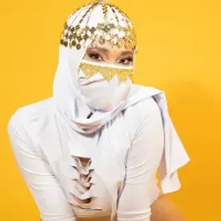 Profile photo of zuri_zayn