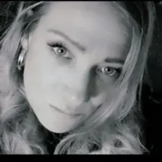 Profile photo of roxy_blume