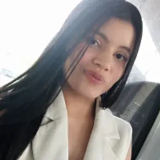 Profile photo of celeeste_prado