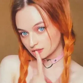 Profile photo of emi_less