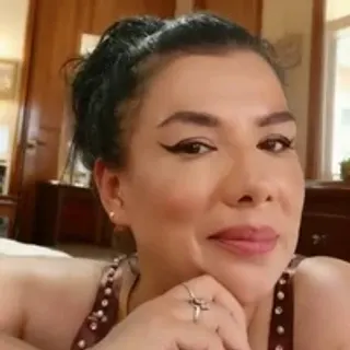 Profile photo of auren_ferrer