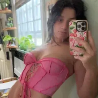 Profile photo of cherrybomb23_