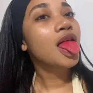 Profile photo of _sweetsabrina-