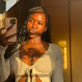 Profile photo of zuri_luxx