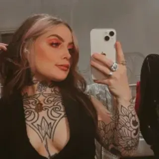 Profile photo of lilyxloveless