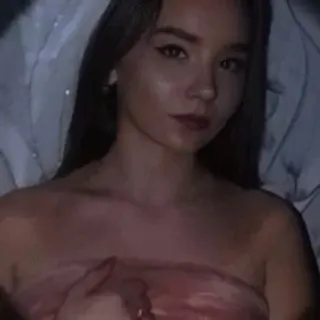 Profile photo of isabelkim_