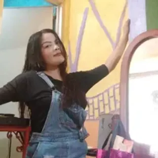 Profile photo of hotfuck_laura