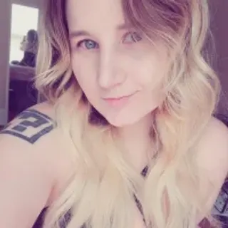 Profile photo of glitch_witch