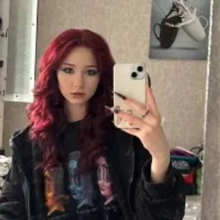 Profile photo of em0emily
