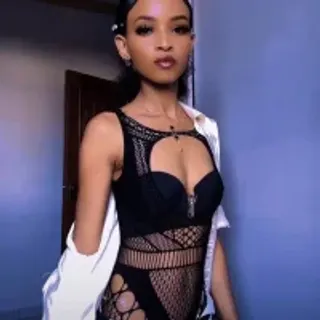 Profile photo of petitehottie