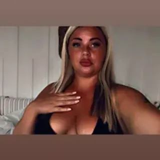 Profile photo of lucy_love_x