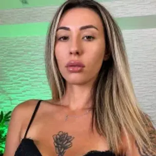 Profile photo of vanessaa_sky_