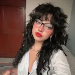 Profile photo of roxanneriot80s