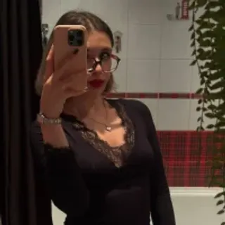 Profile photo of annavelvetfire