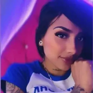 Profile photo of karlaslutskinny__