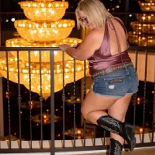 Profile photo of moistcurveychanel