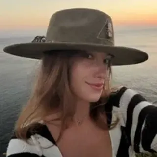 Profile photo of elararay