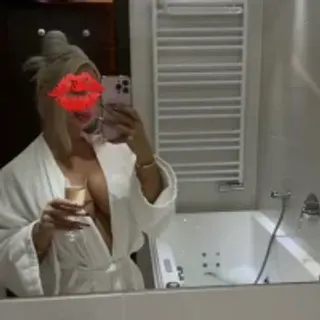 Profile photo of emiliafrancaise