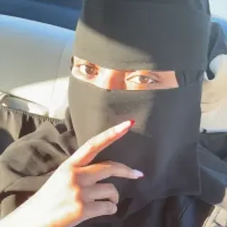 Profile photo of submissive_arab